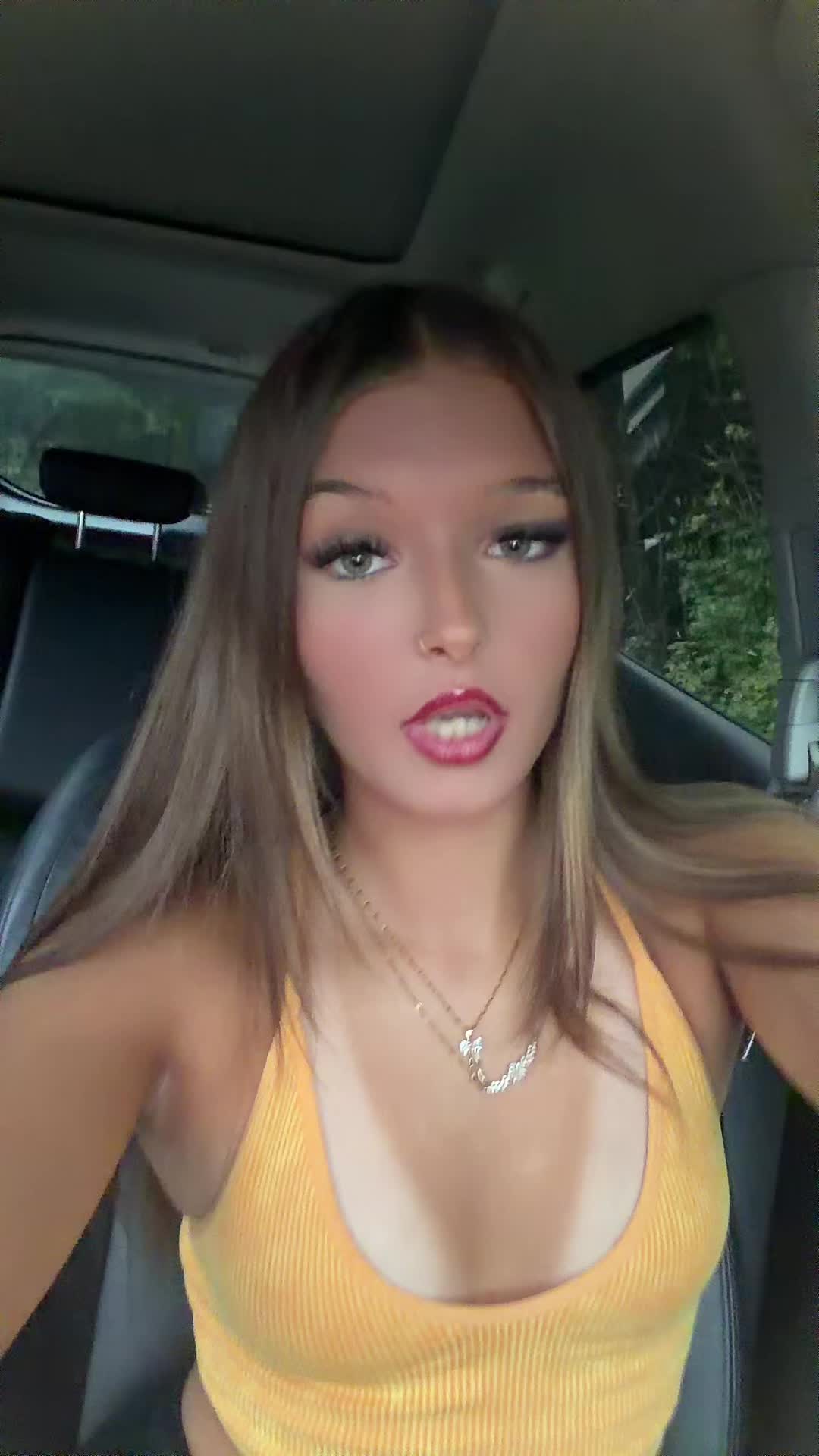 @𝓐 𝓿 𝓪 🦋