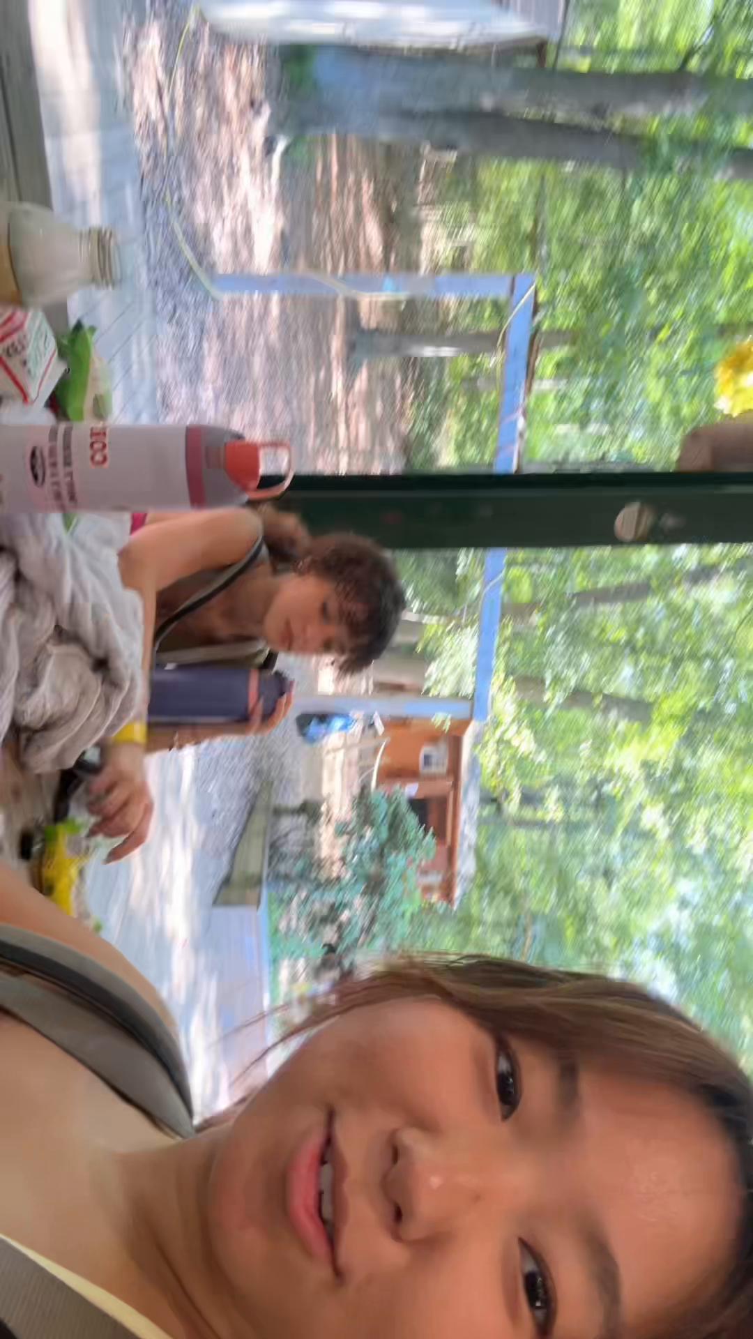 @helenxhw_