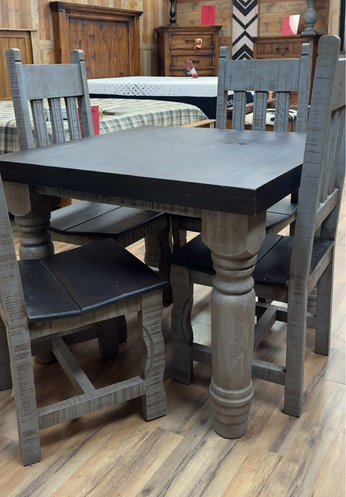 @RusticFurnitureDepot