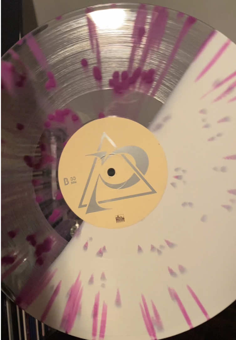 @Amber || Vinyl Collector❤️🔥