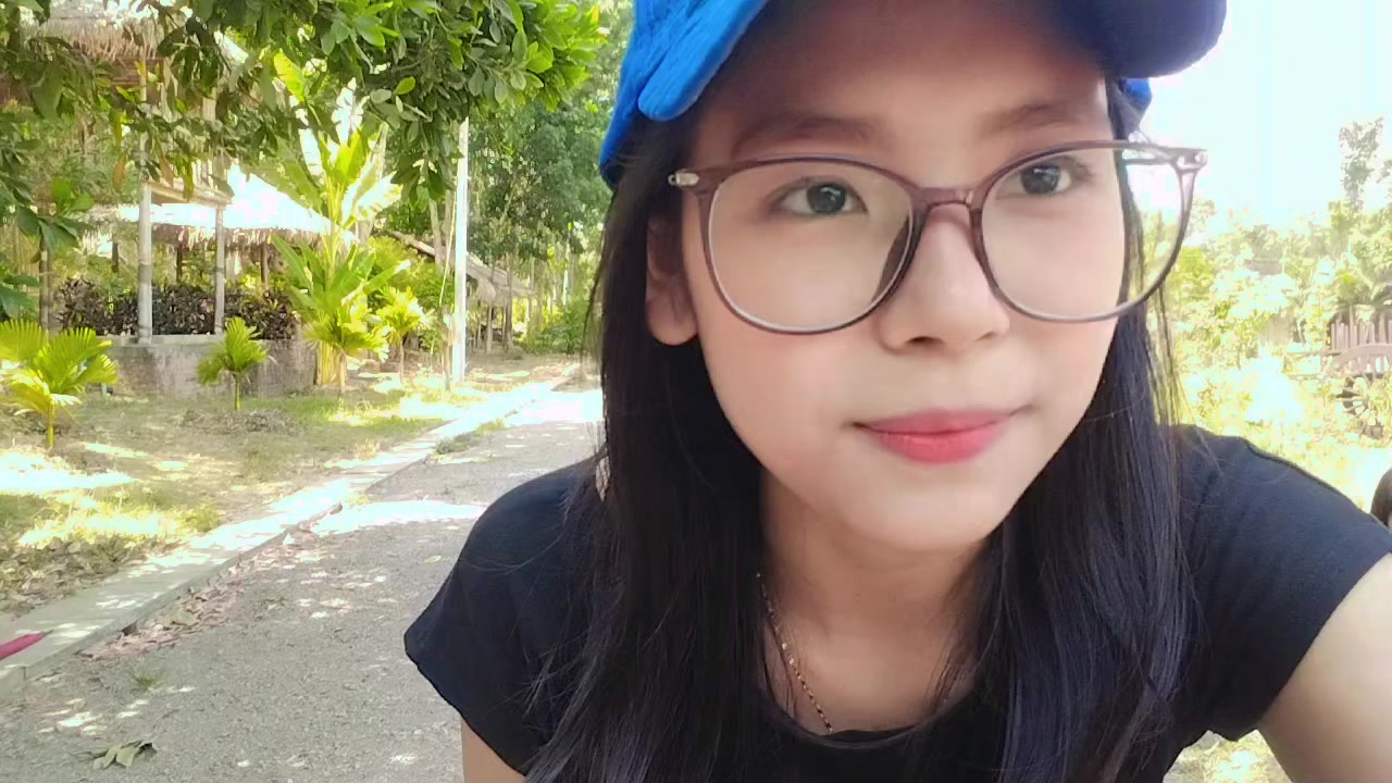 @Holly🦋🌷
