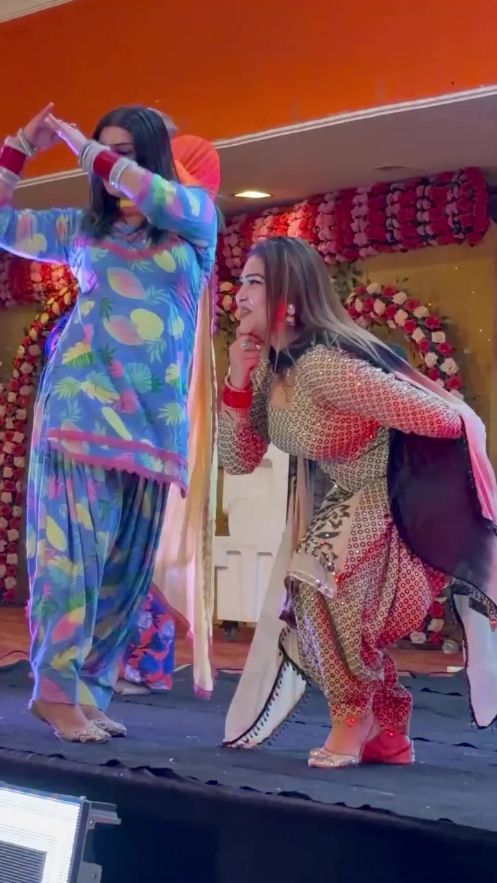 @Aj_Malika011