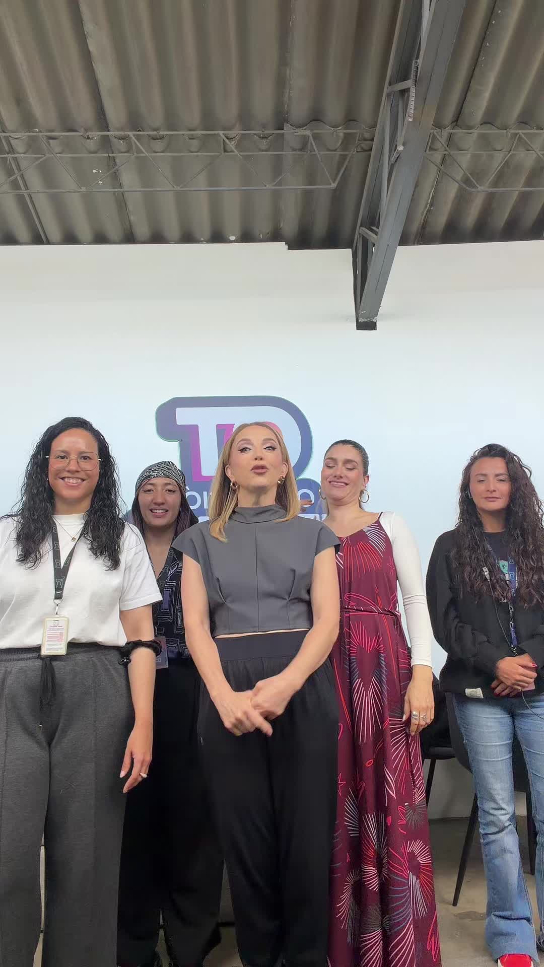 @laurafloresmx