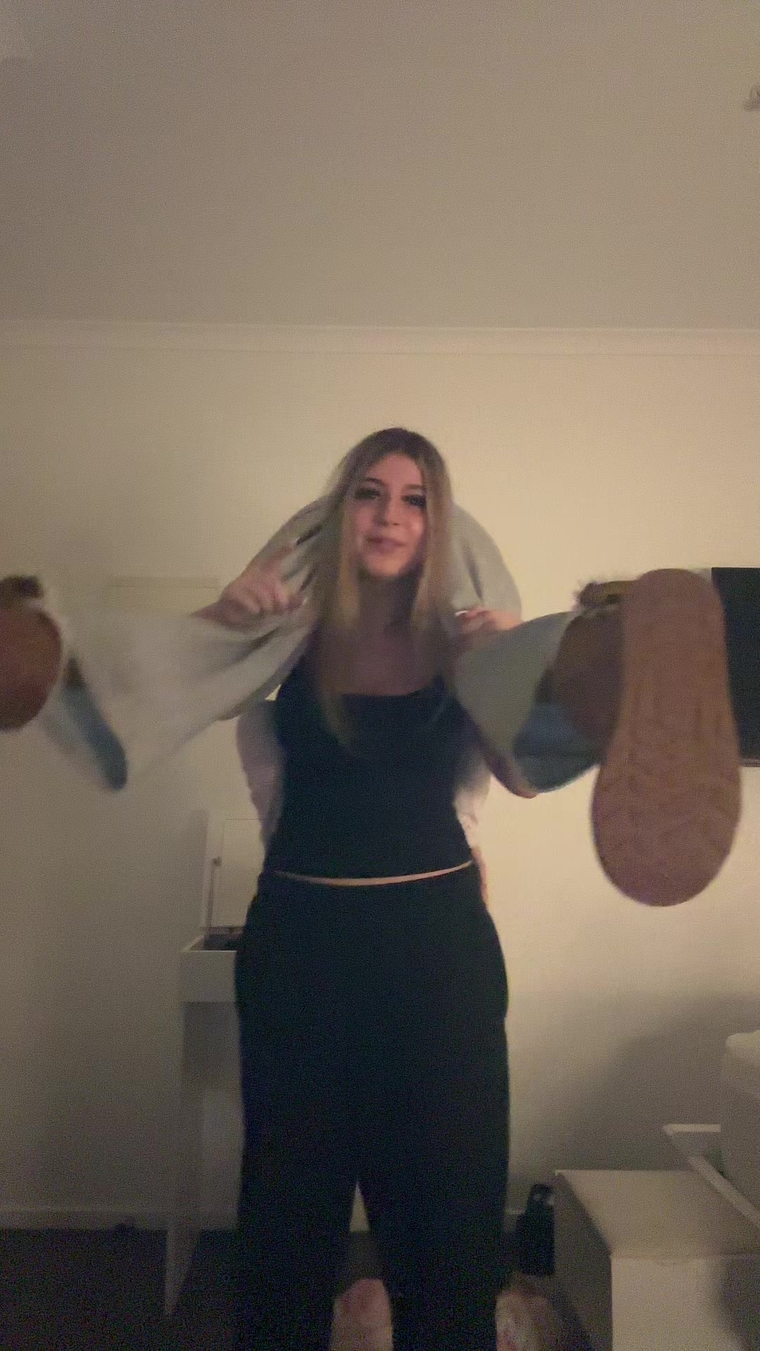 @🧞