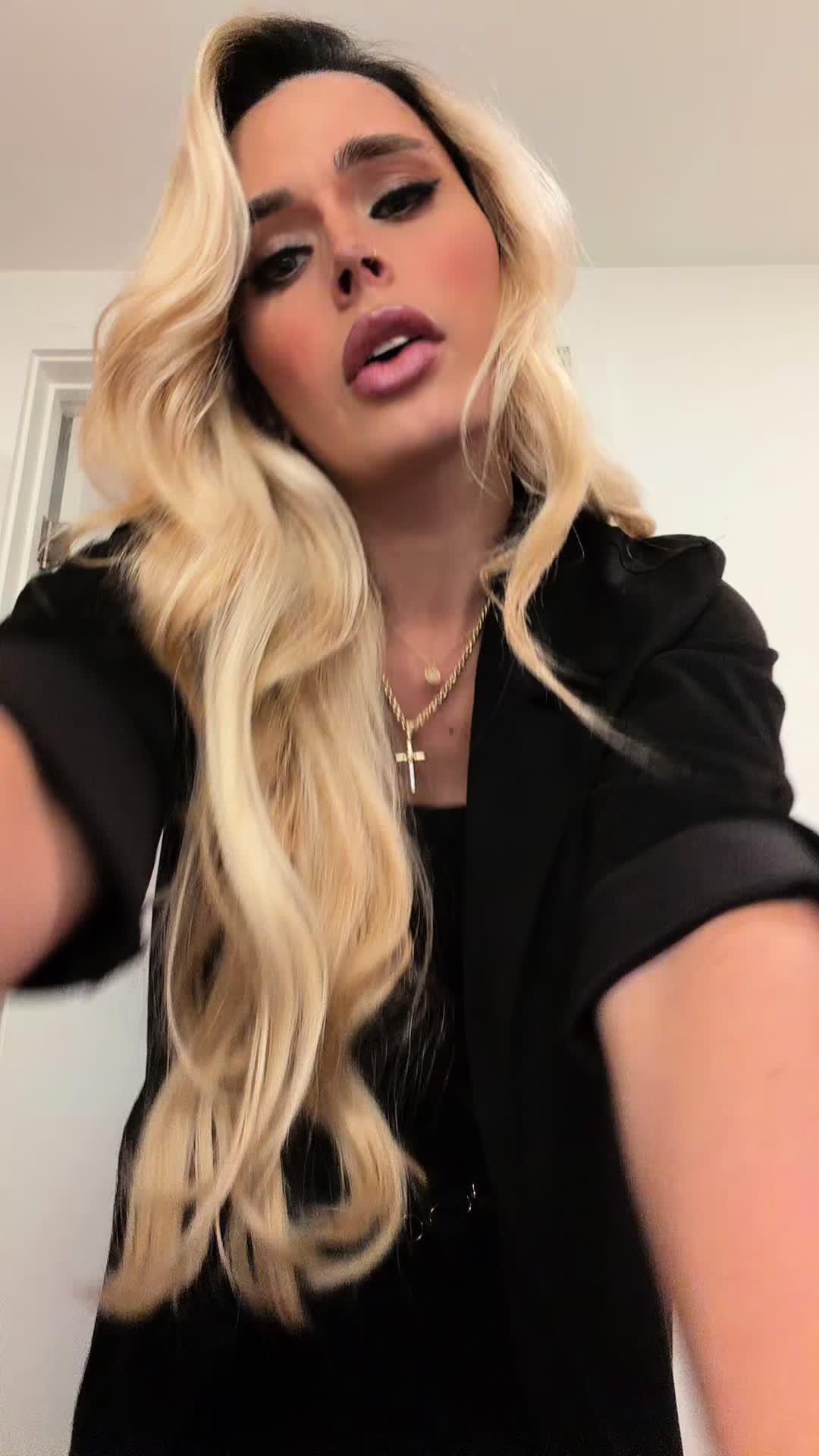 @Ashlyn Pia