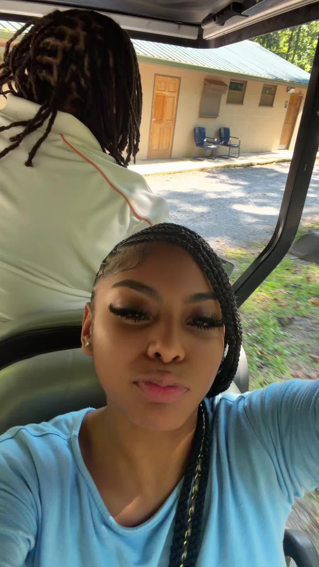 @leilamiraclee