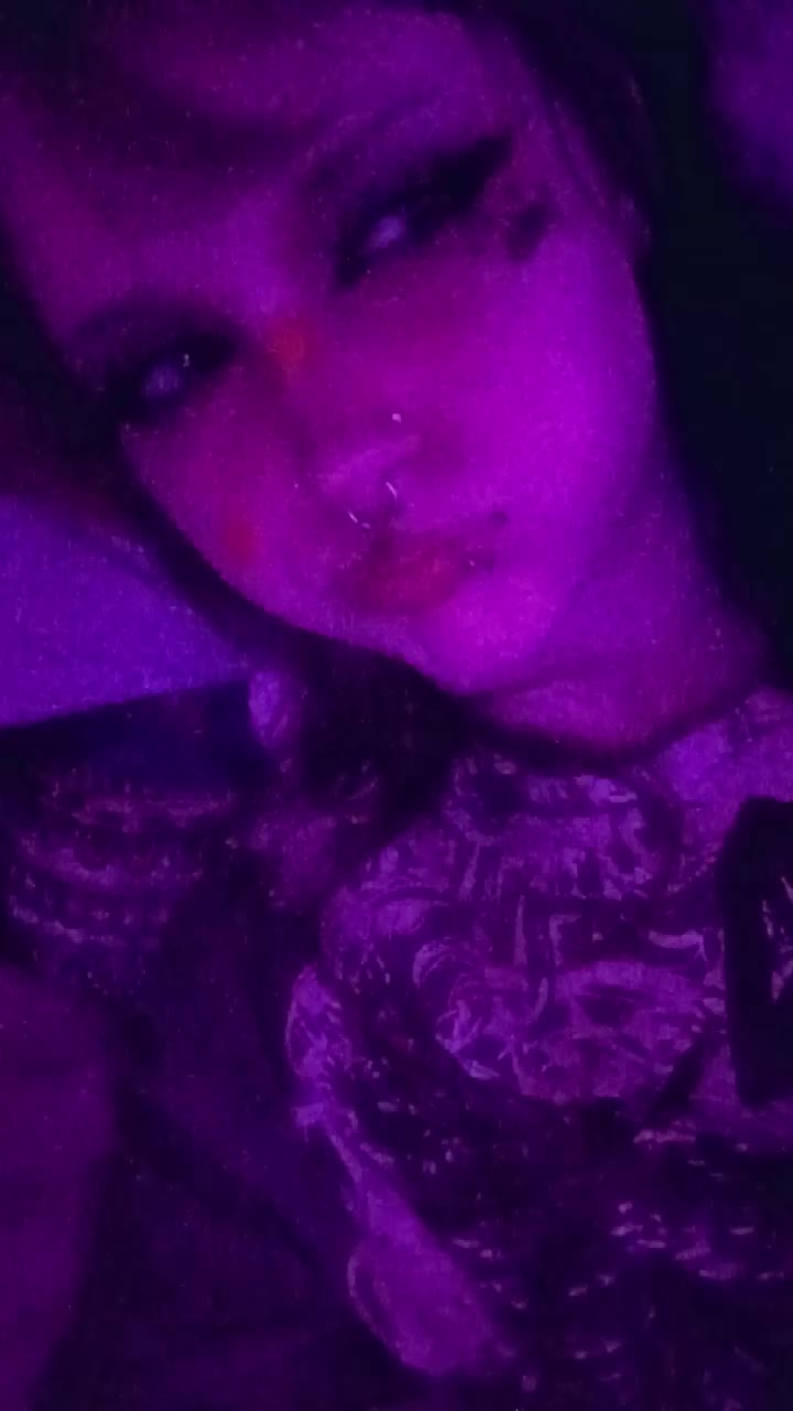 @𖣂