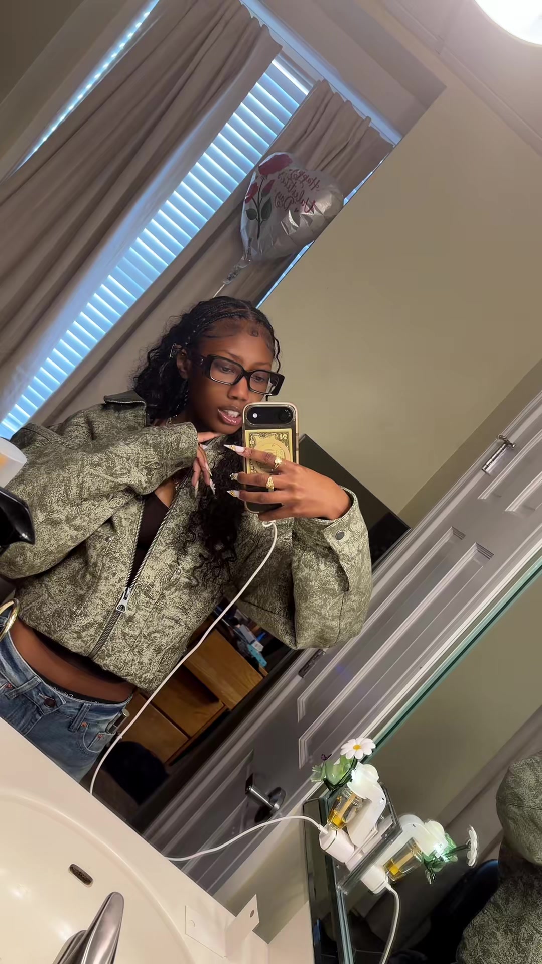 @Imjustariii