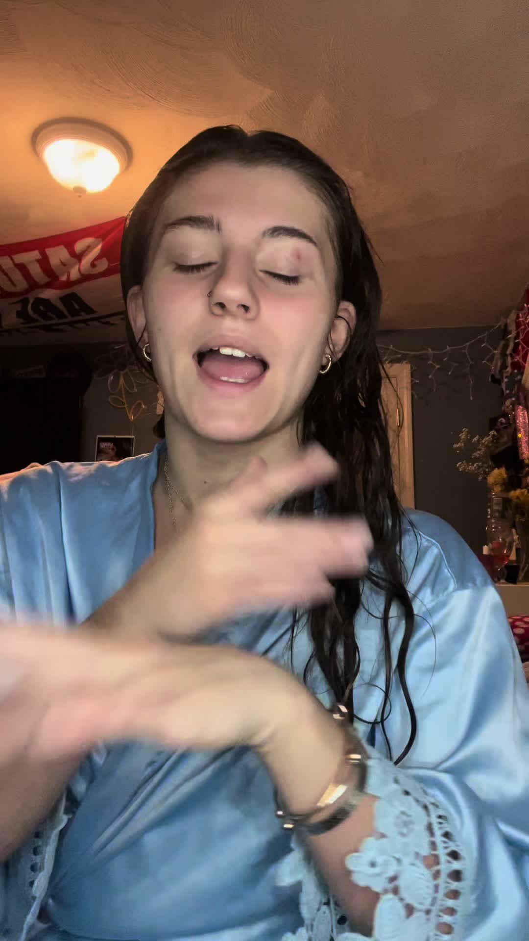 @Riley🫵🏻👹