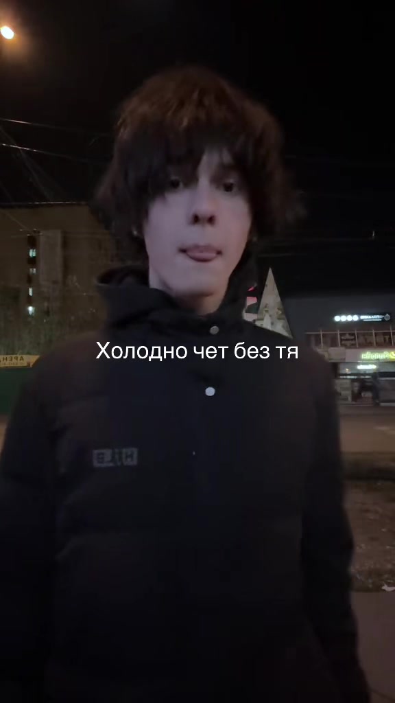 @>.<