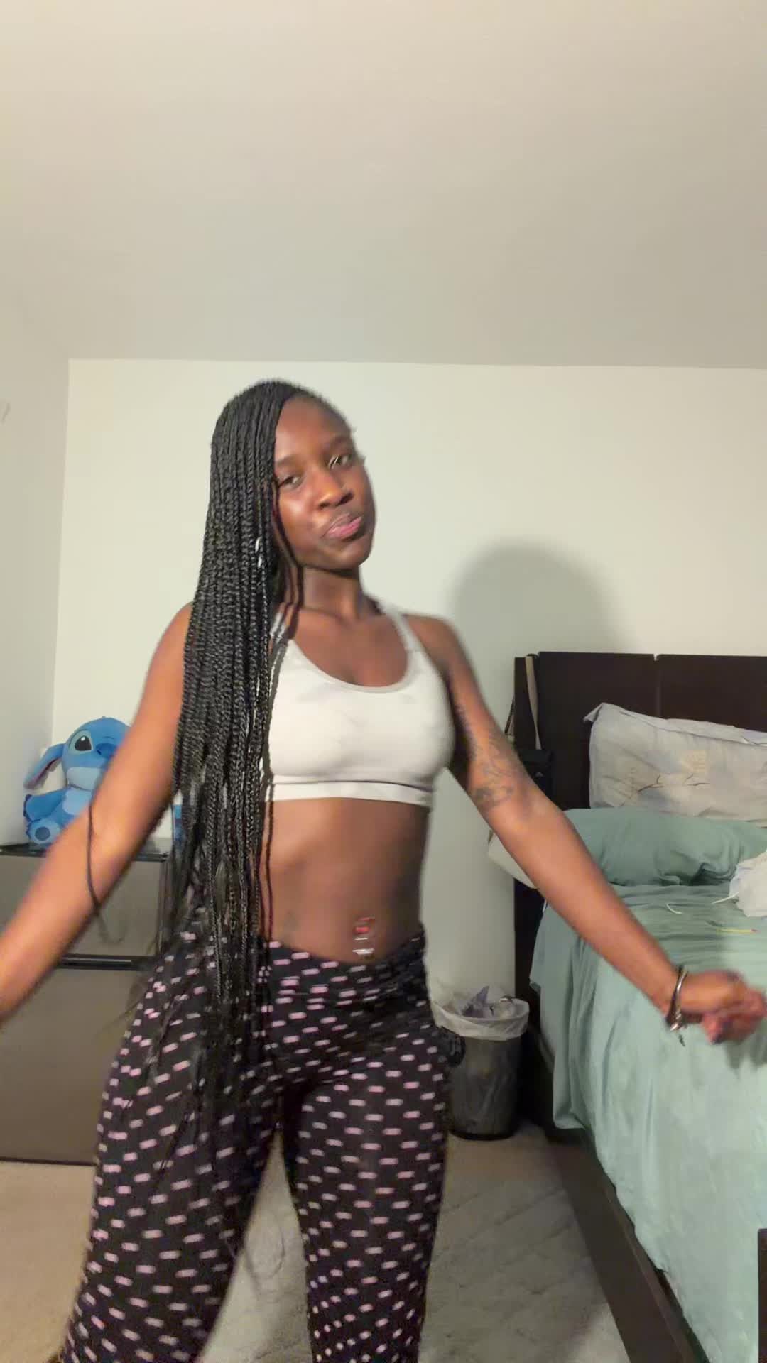 @theyadoreruthie
