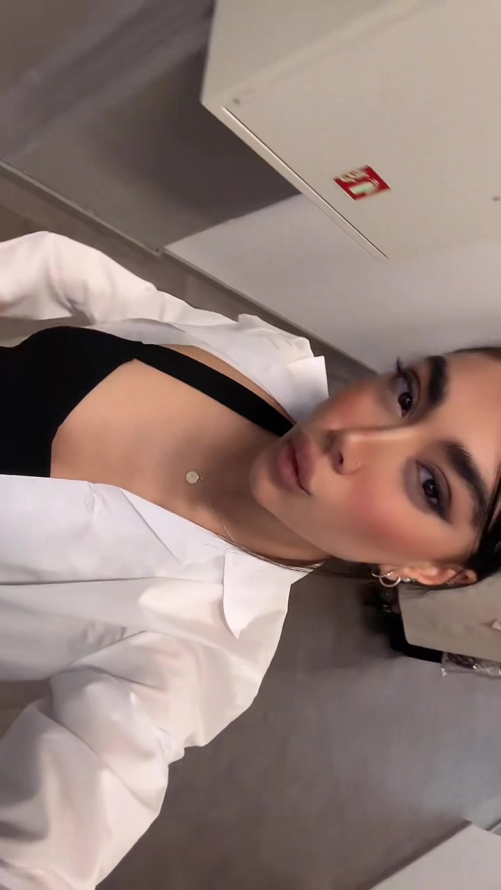 @roozhiina