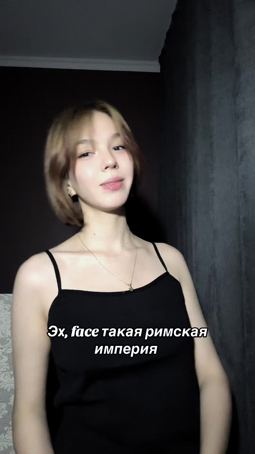 @／(･ &times; ･)＼