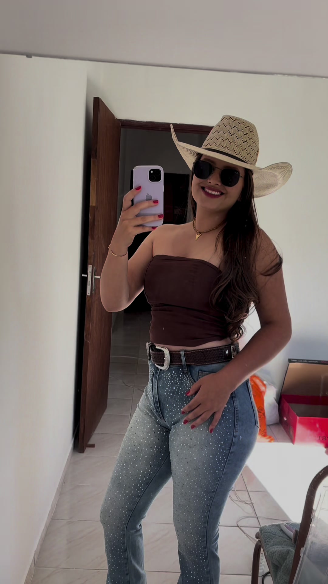 @Karol Correa737