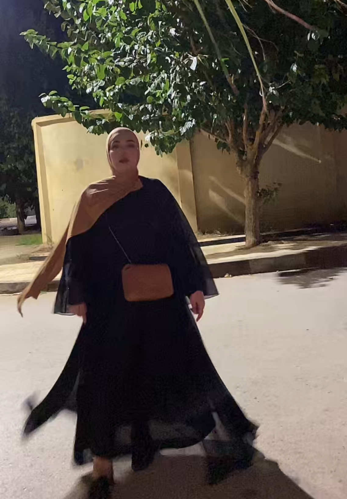 @👑🦋Chahra🦋👑