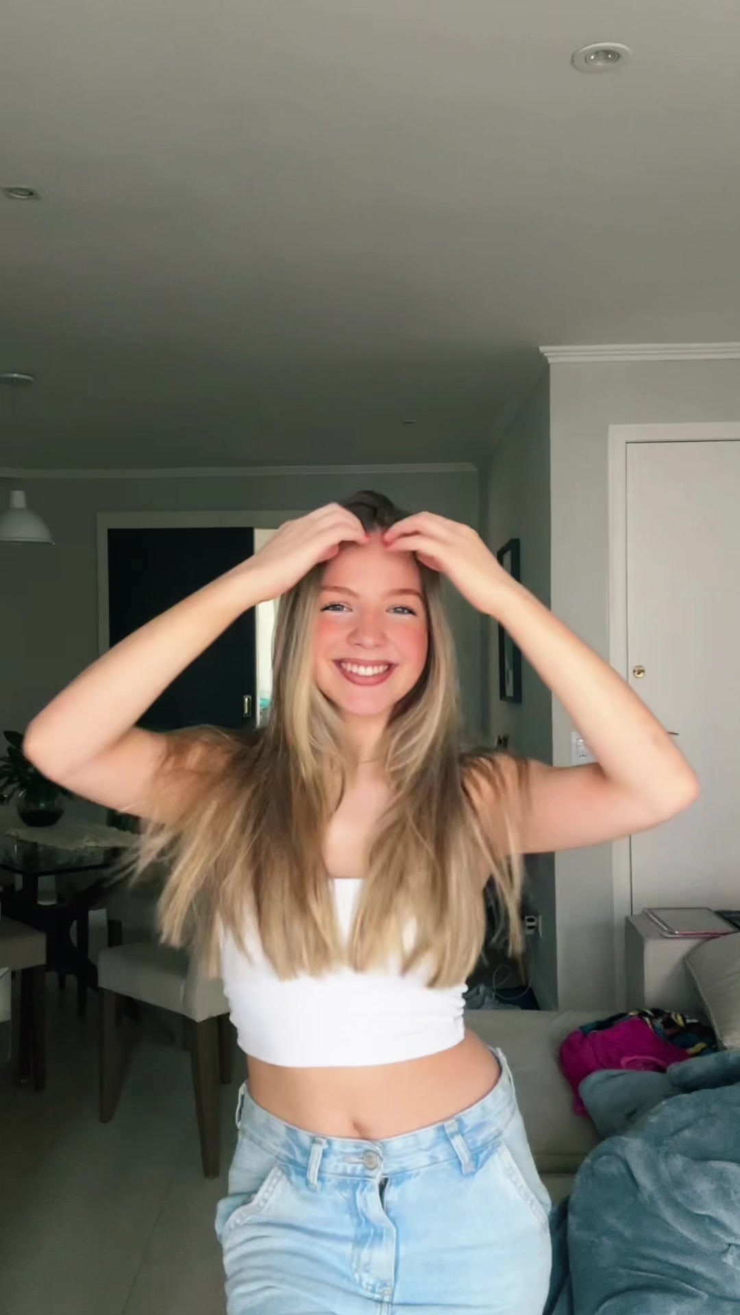 @laura