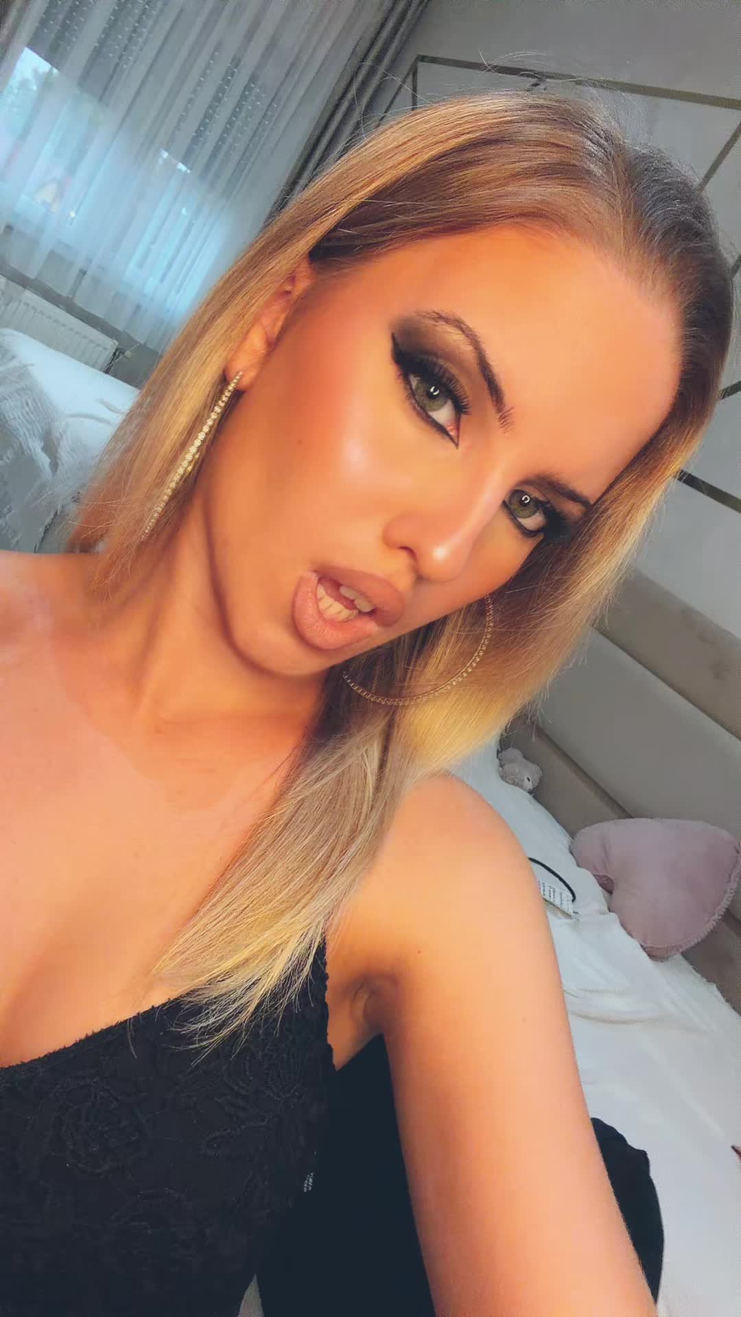 @888