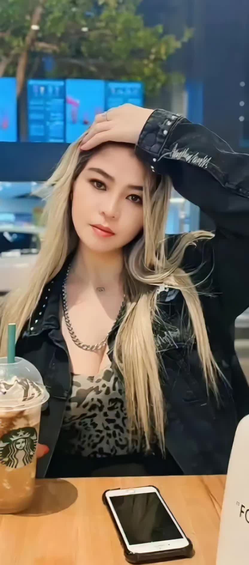 @lone girl 223