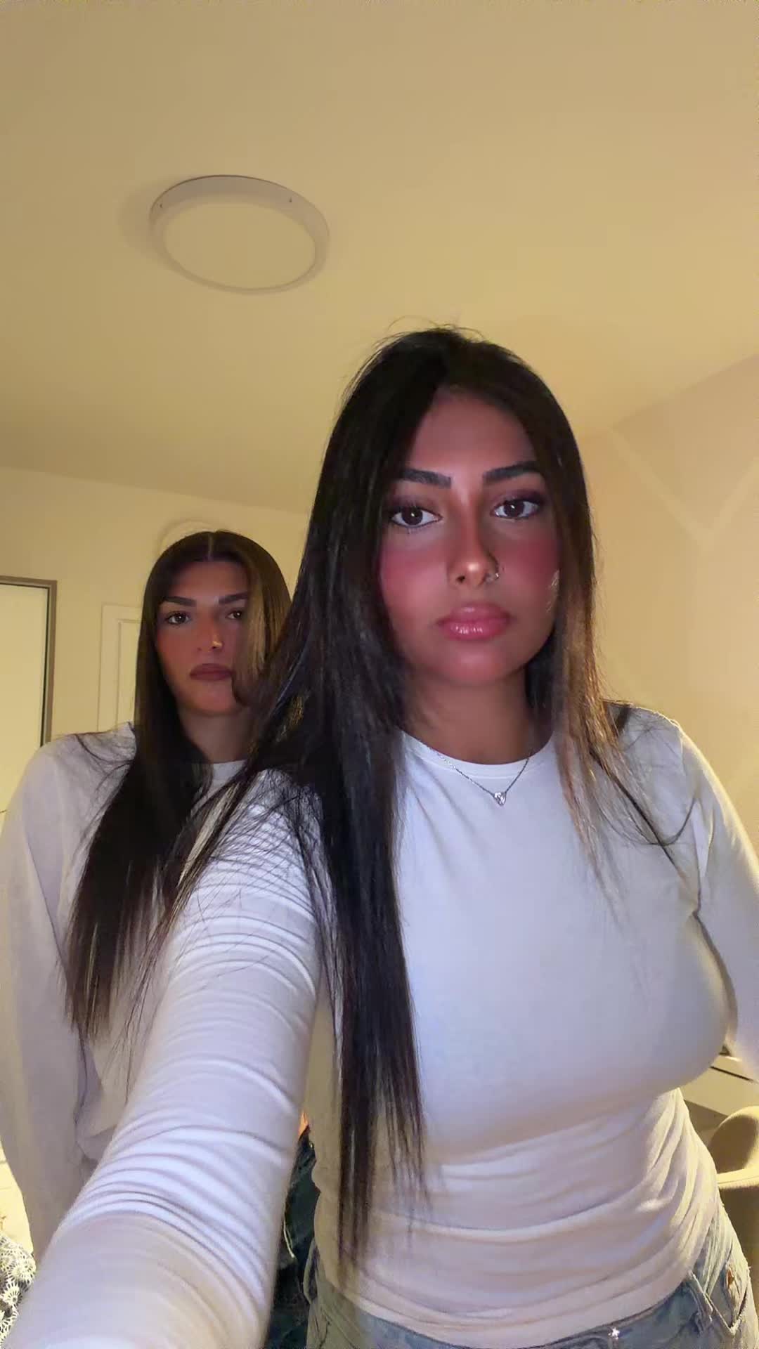 @Leahshamai