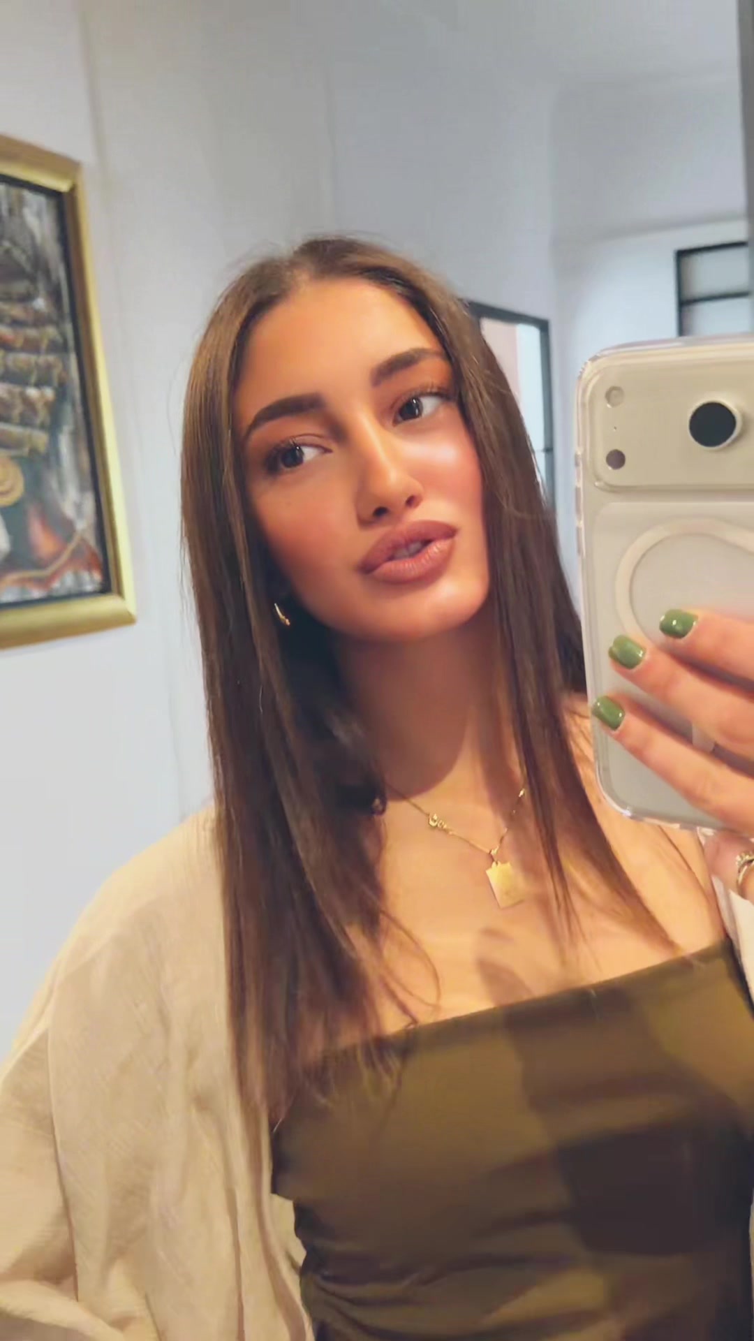 @larisa