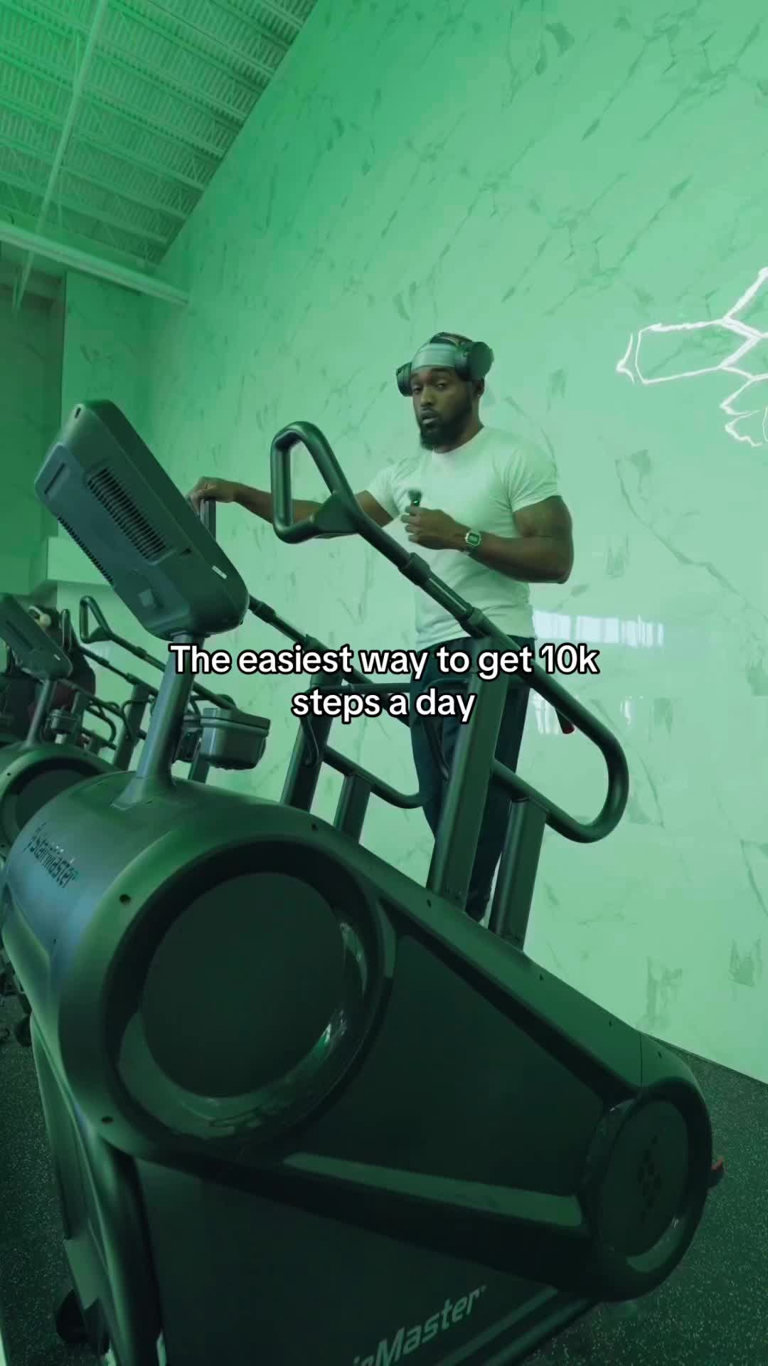 @PERSONAL TRAINER
