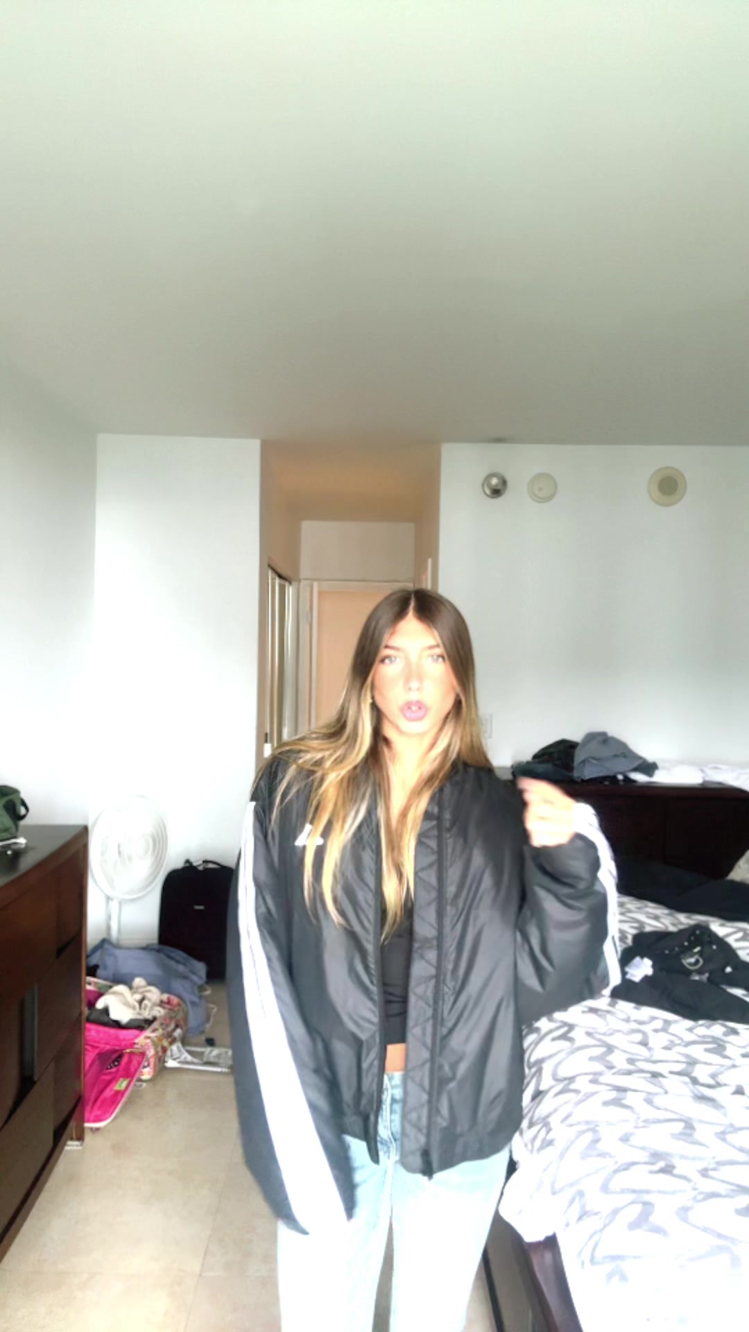@Abru_