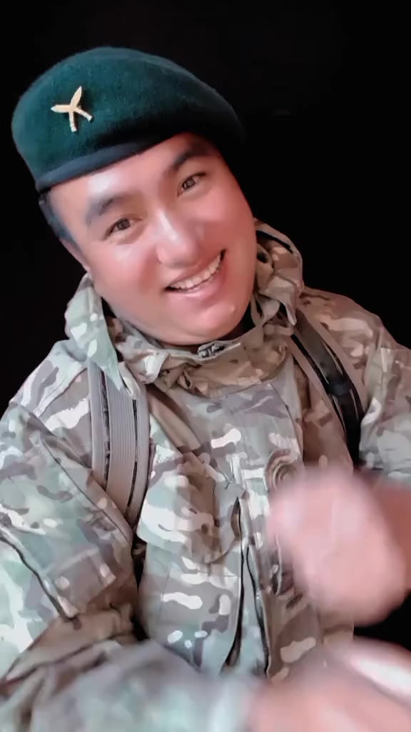 @DEV GURUNG ❤️❤️