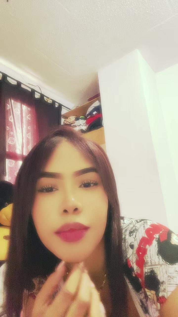 @whoisAna._