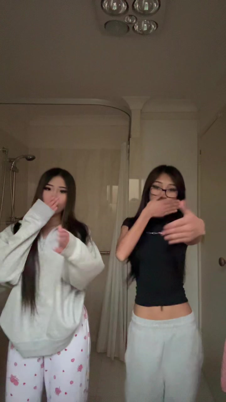 @𝓭𝓮𝓶𝓶