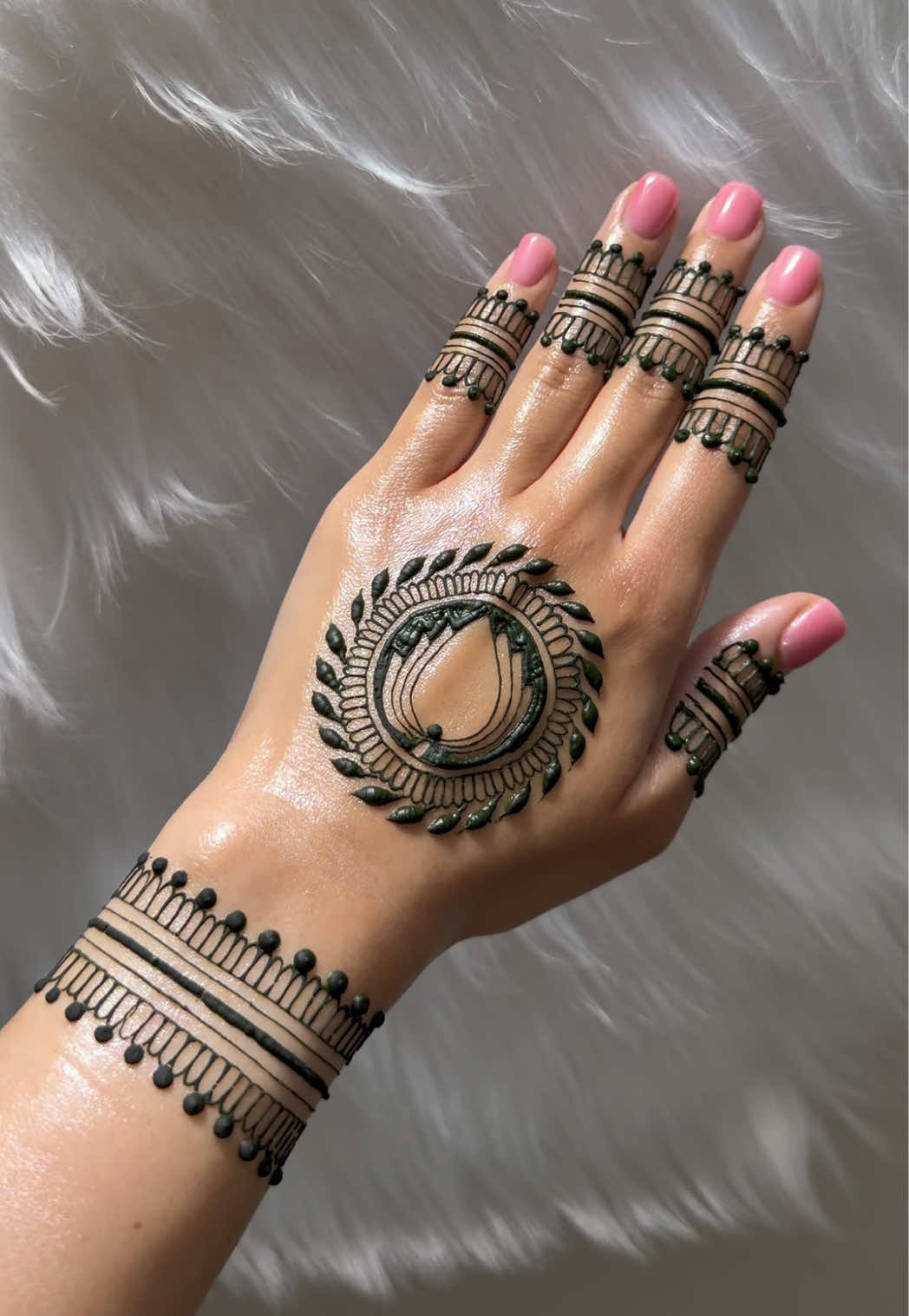 @charmsofmehandi