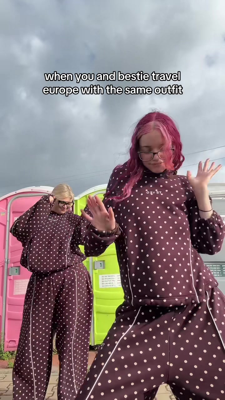 @VAN&Egrave;S