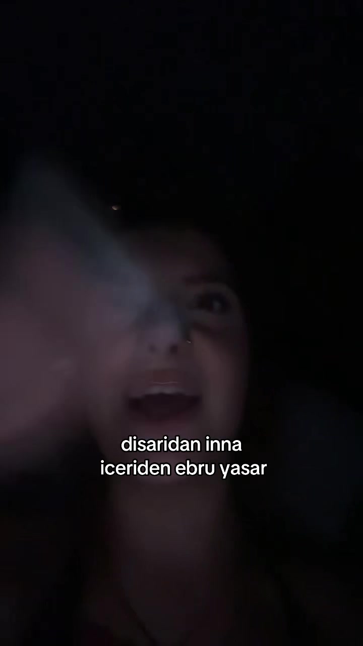@Azra Eşref