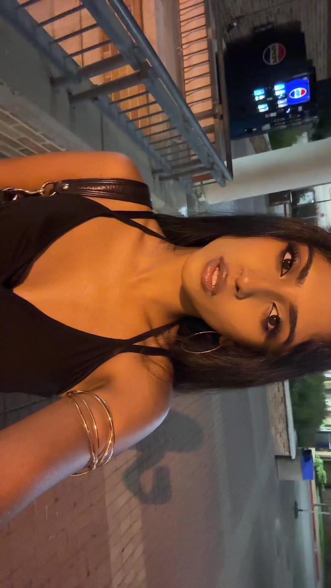 @nia