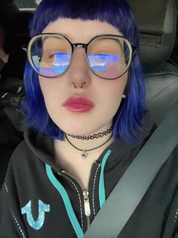 @Molli🫂