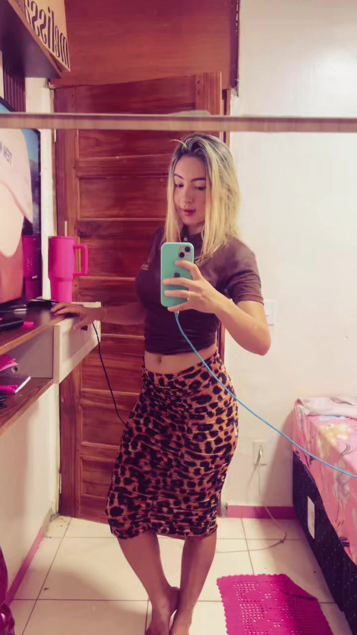 @Emilly katriny🌪️