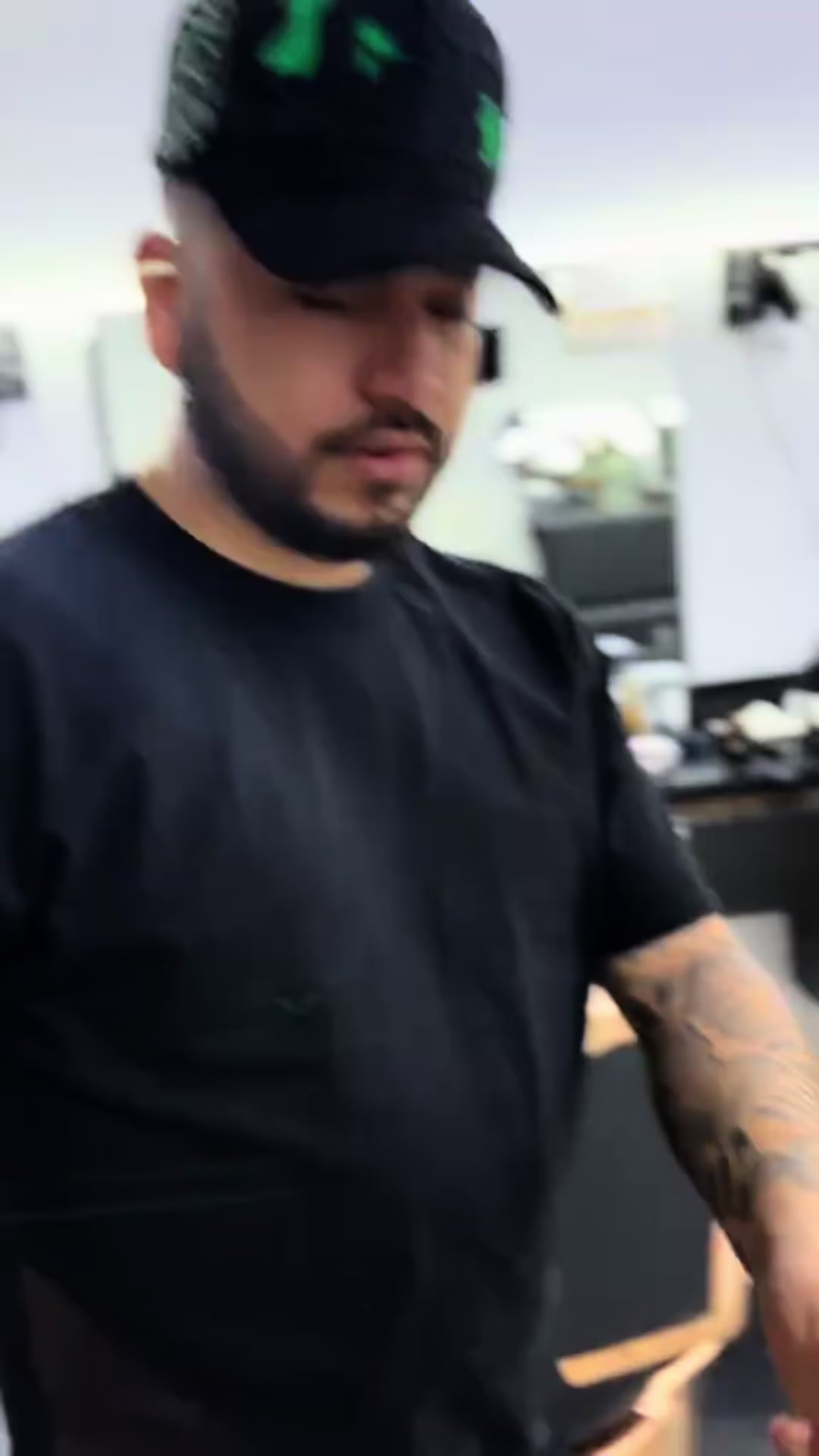 @Juan_cuts2552