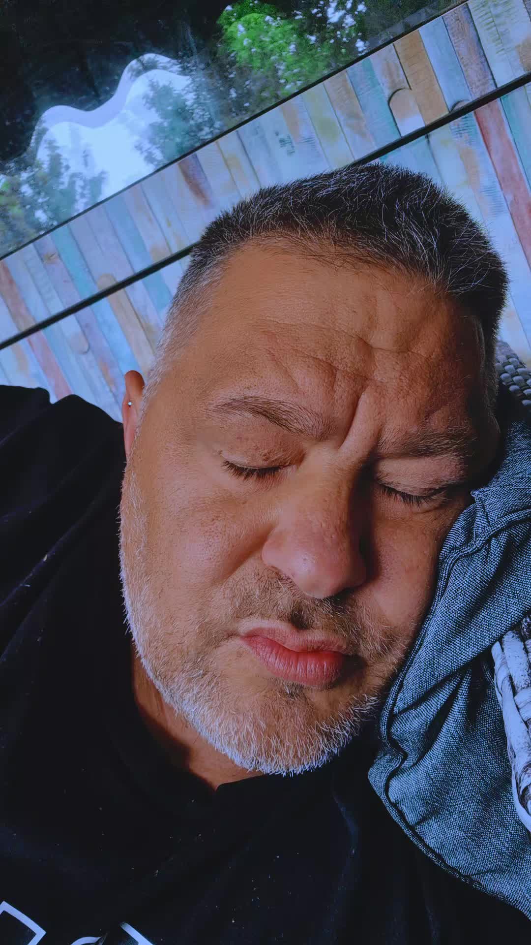 @Der der immer liegt