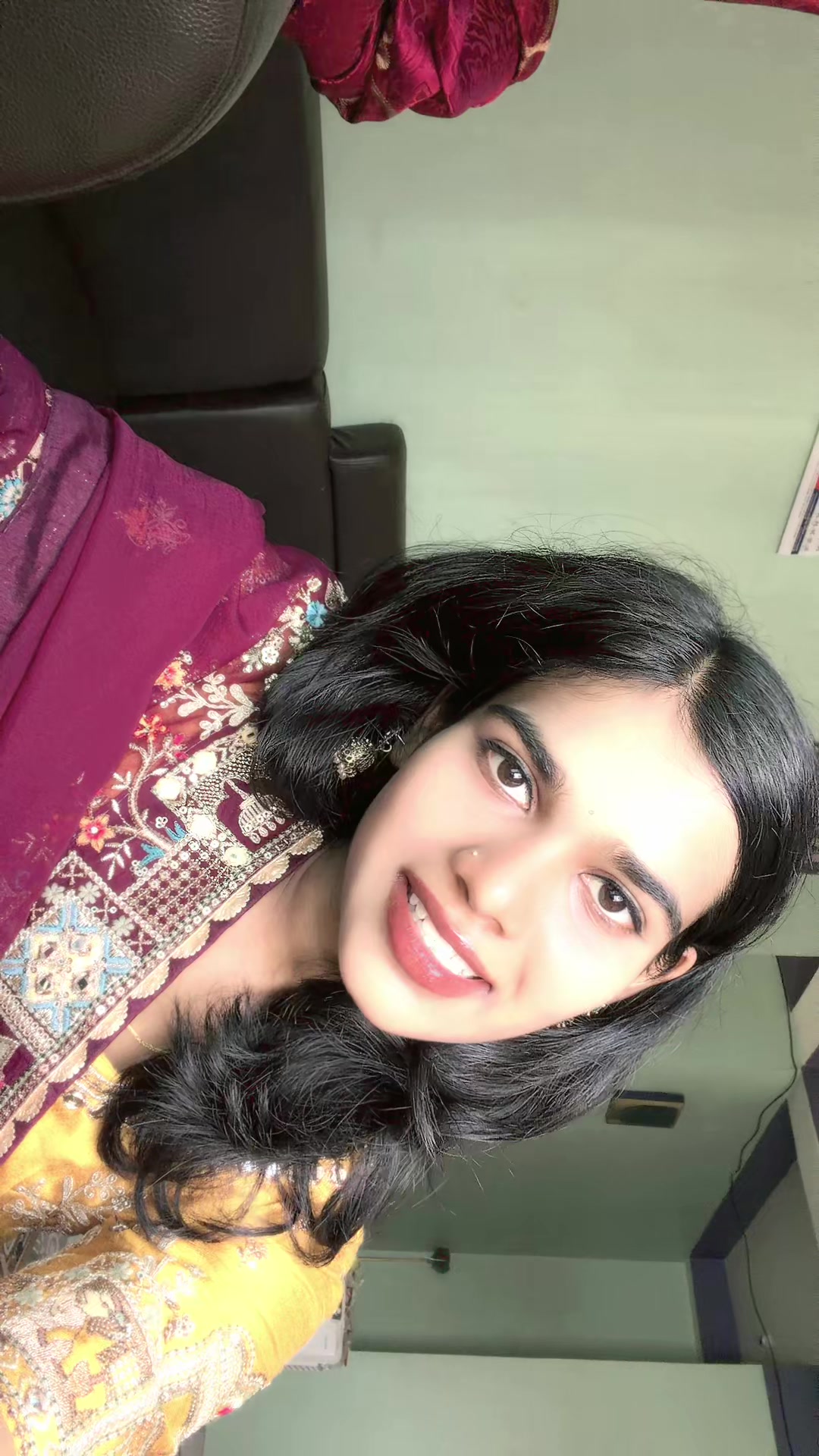 @shruu_tee