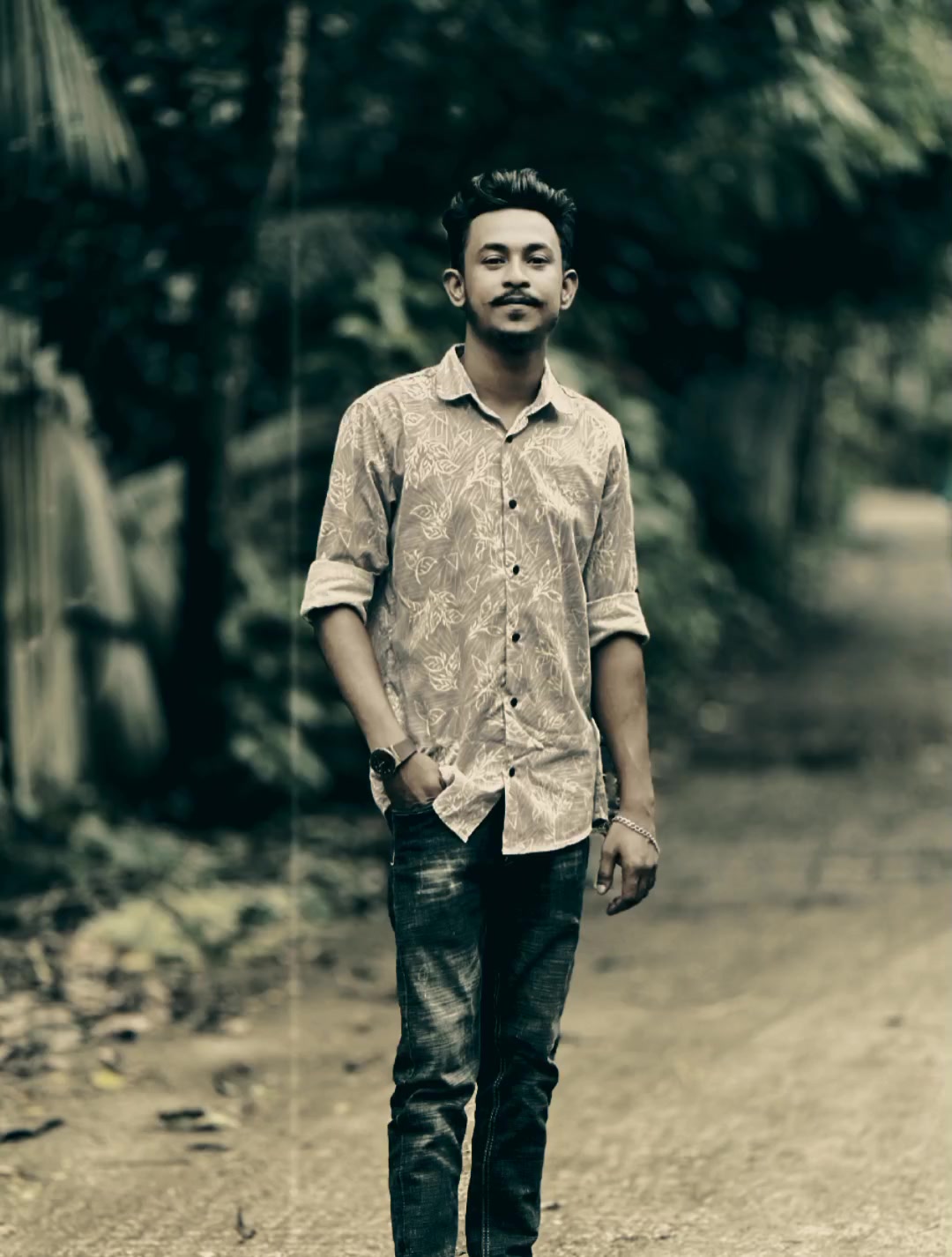 @নজরুল 🪴