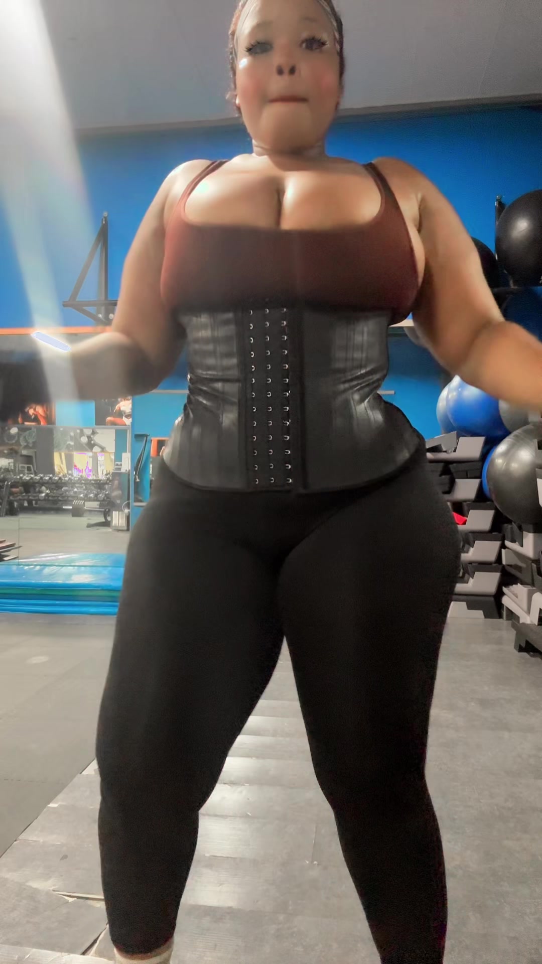@Curvilicious 🥰F