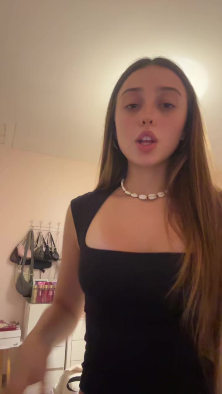 @candeee
