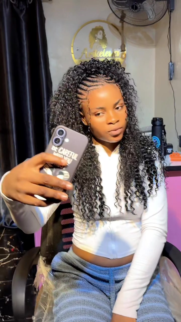 @HAIRSTYLIST IN OYO