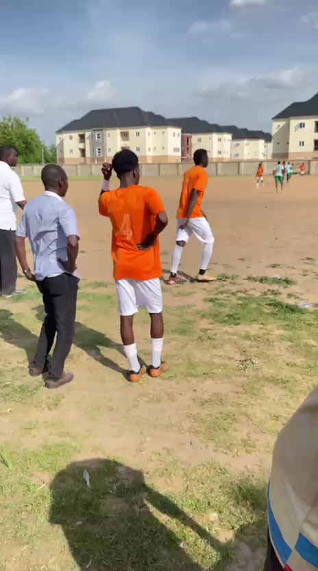 @itz bolomson footballer
