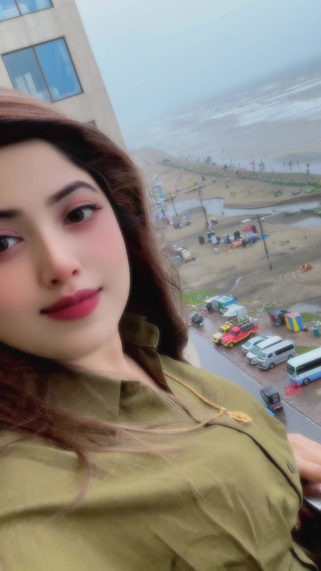 @𝐄𝐯𝐚 𝐂𝐡𝐨𝐰𝐝𝐡𝐮𝐫𝐲