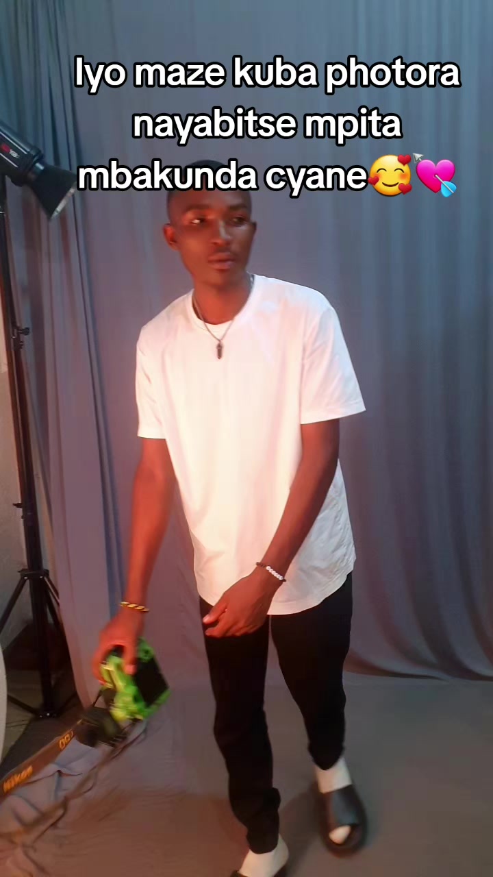 @Director della 📷🇷🇼🇨🇩