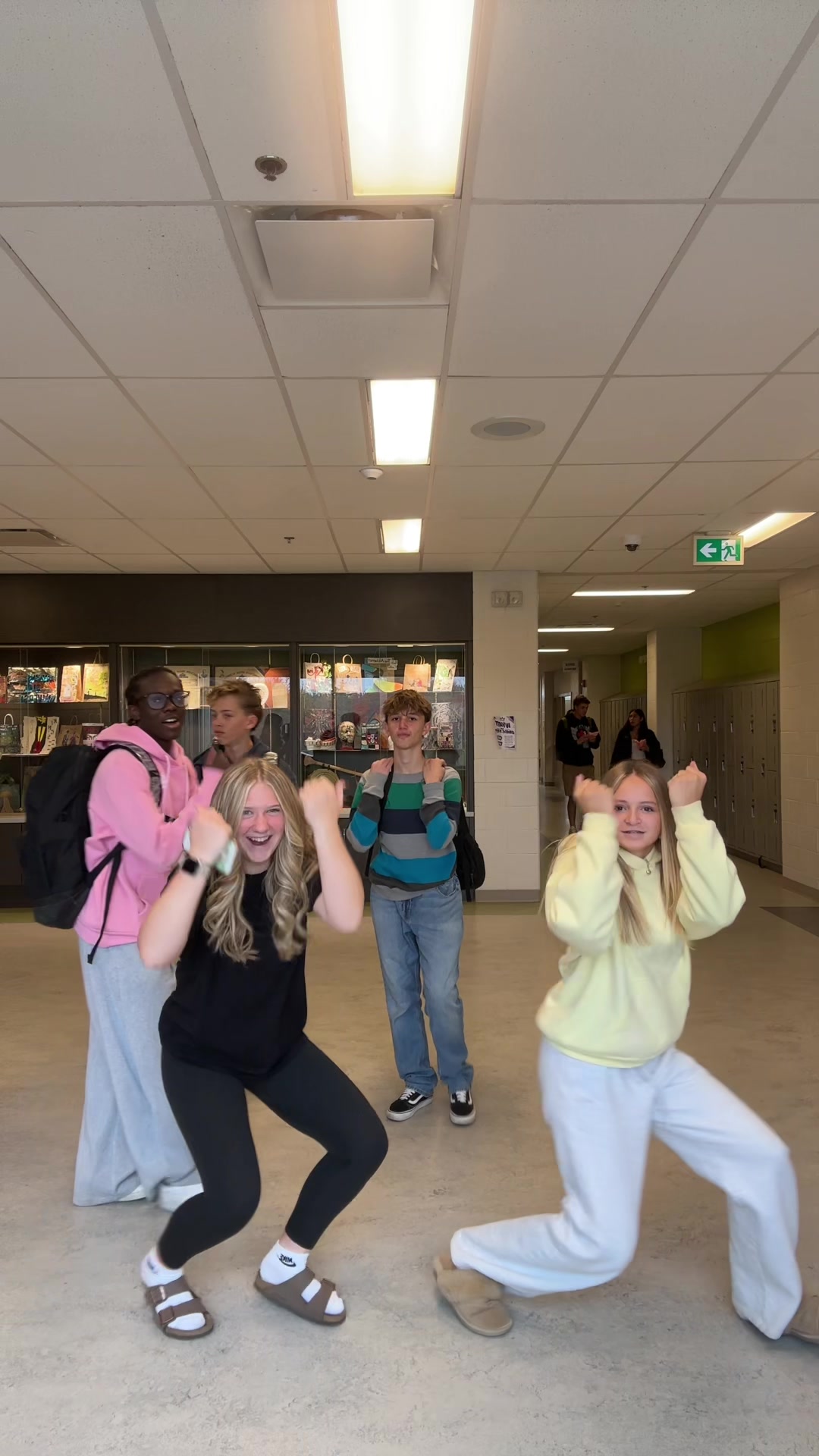 @maybesolo??🦄🤫😛🤞