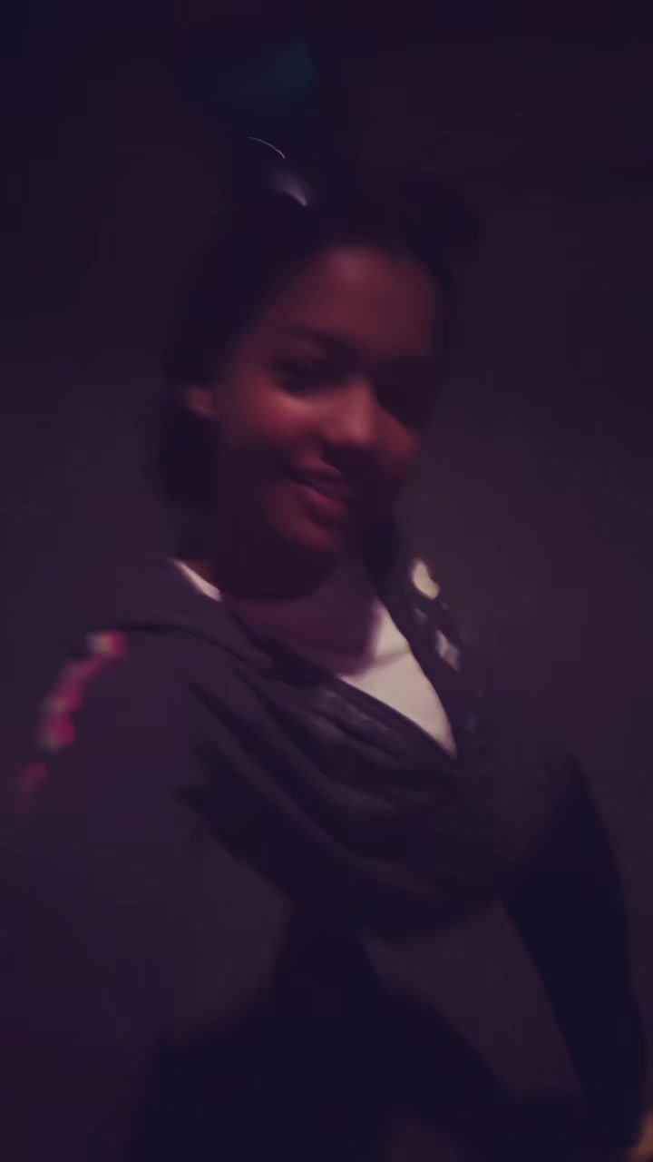@Azyah W
