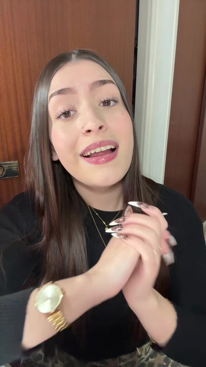 @Lara🥀