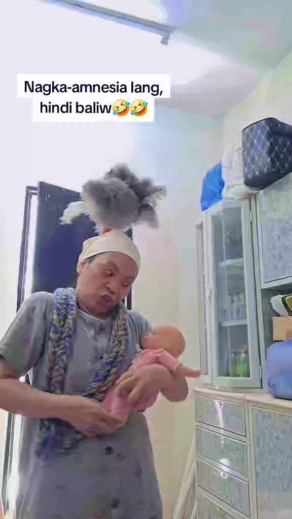 @E m m z
