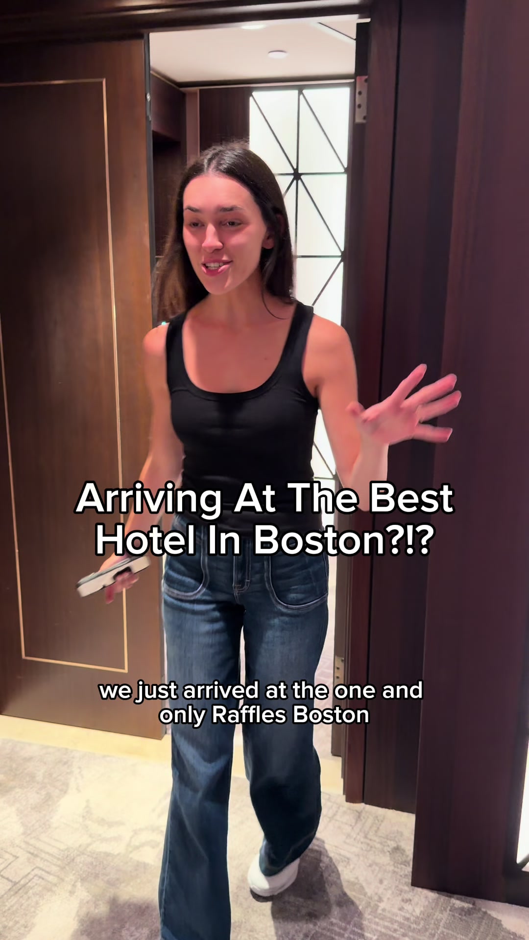 @travelwithlivii